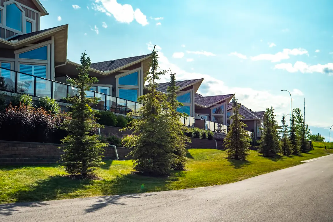 Cougar Ridge community in Calgary